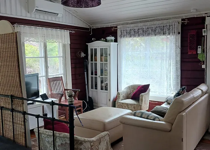 Chalet / Moekki, Unique Summer